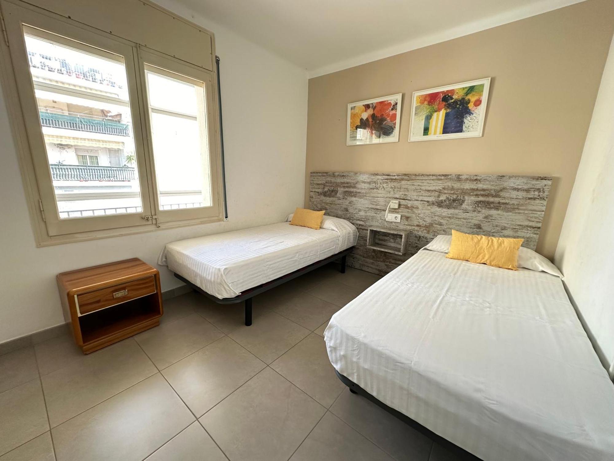 Apartament Agi Ferran 32 *